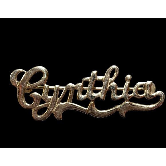 Gold Tone Cursive Lettering Cynthia Brooch - Picture 1 of 6